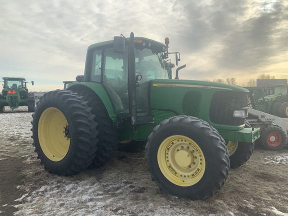 2007 John Deere 7520 Tractor
