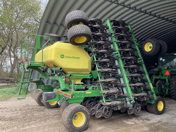 2022 John Deere N540C Air Seeder