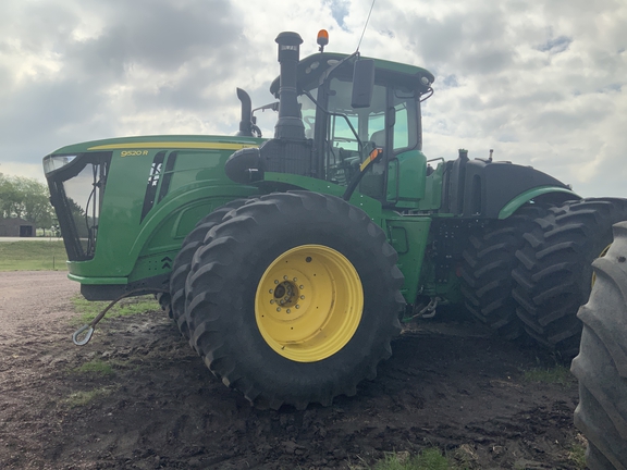2019 John Deere 9520R Tractor 4WD