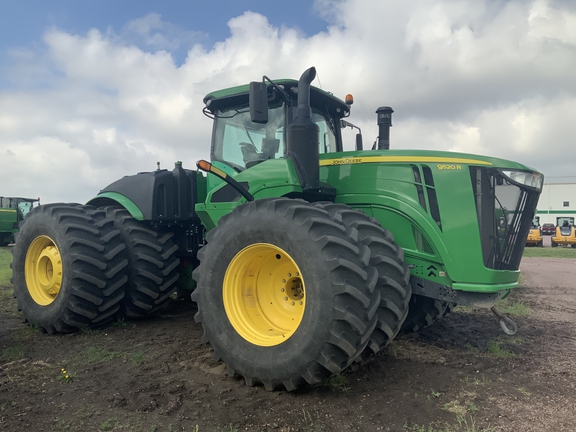 2019 John Deere 9520R Tractor 4WD