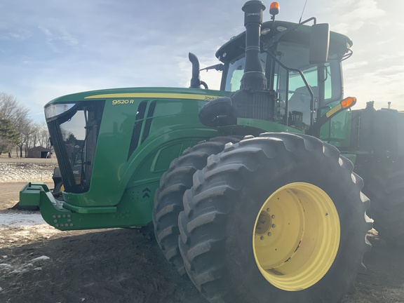 2019 John Deere 9520R Tractor 4WD