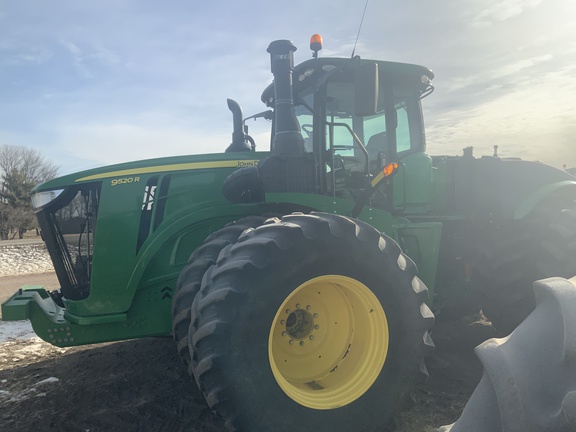 2019 John Deere 9520R Tractor 4WD