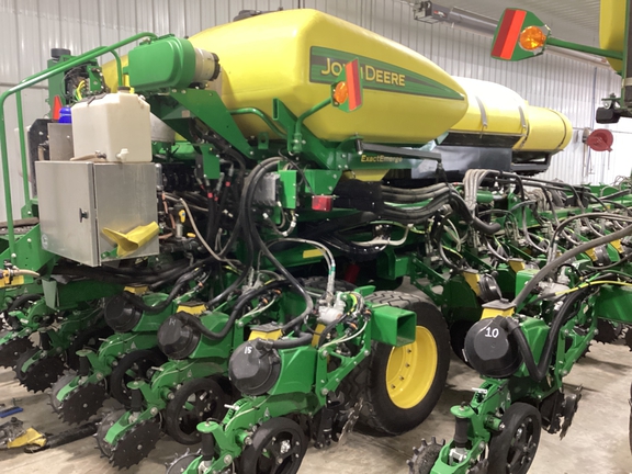 2021 John Deere DB60 Planter