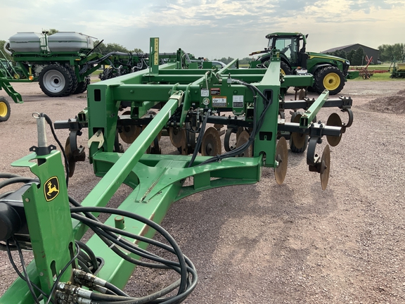 2009 John Deere 2700 Disk Ripper