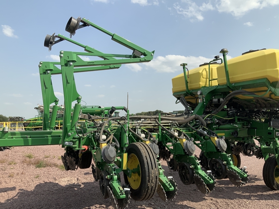 2024 John Deere 1775NT Planter