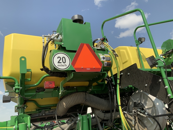 2024 John Deere 1775NT Planter