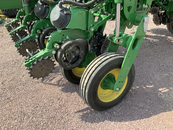 2024 John Deere 1775NT Planter