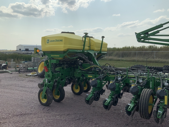 2024 John Deere 1775NT Planter