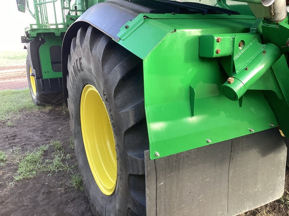 2023 John Deere 800R Fertilizer Spreader