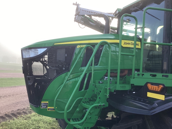 2023 John Deere 800R Fertilizer Spreader