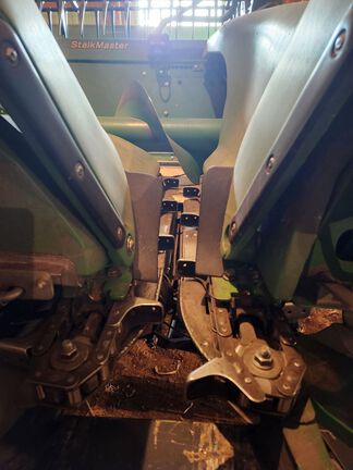 2012 John Deere 616C Header Corn Head