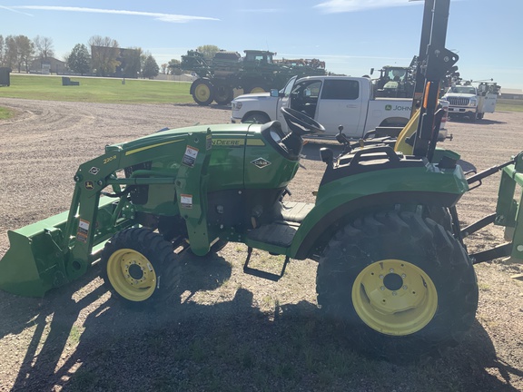 2024 John Deere 2032R Tractor Compact