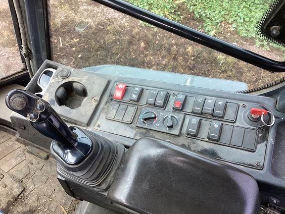 2020 John Deere 244L Compact Utility Loader