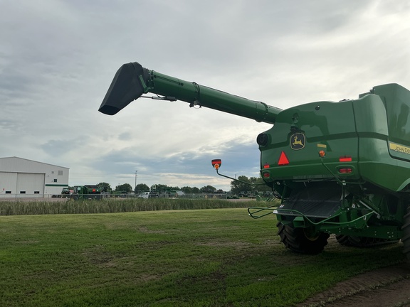2024 John Deere S780 Combine