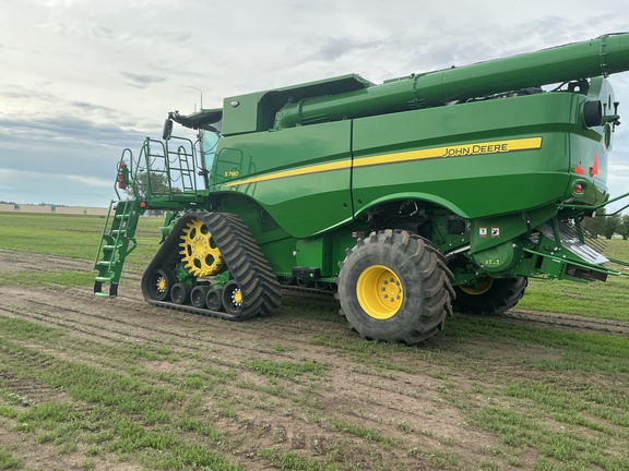 2024 John Deere S780 Combine