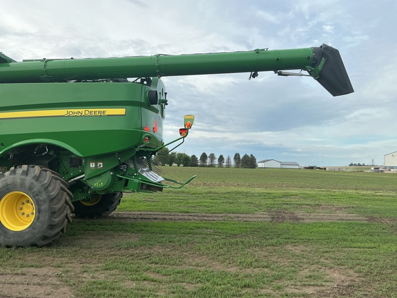 2024 John Deere S780 Combine