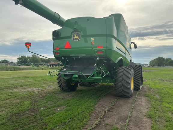 2024 John Deere S780 Combine