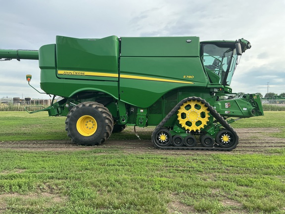 2024 John Deere S780 Combine