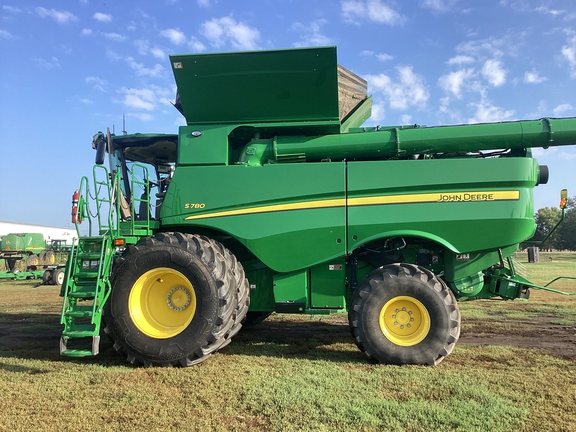 2024 John Deere S780 Combine