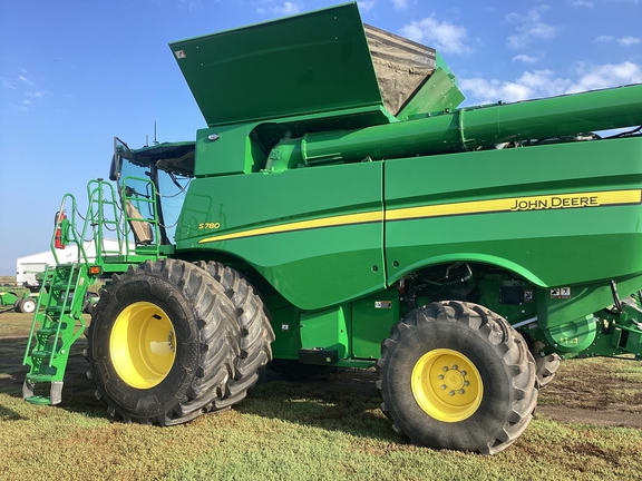 2024 John Deere S780 Combine