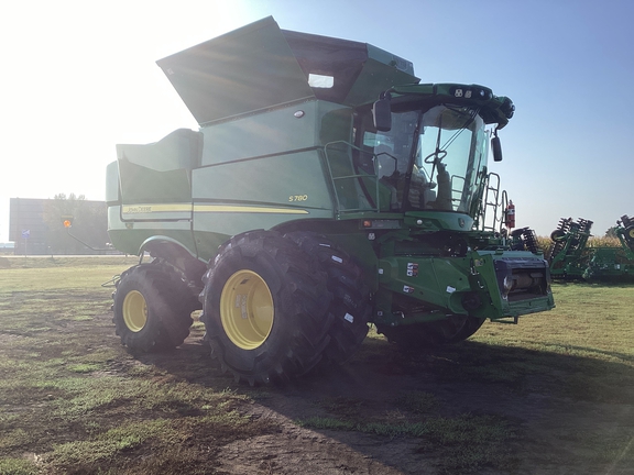 2024 John Deere S780 Combine