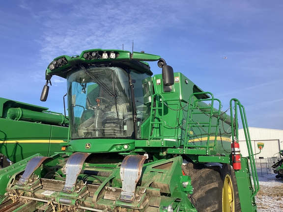 2024 John Deere S780 Combine