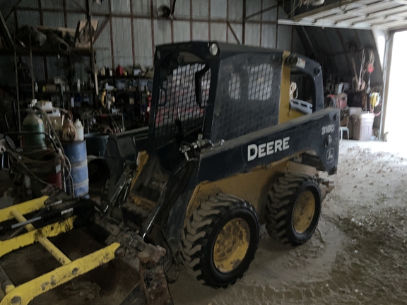 2012 John Deere 318D Skid Steer Loader