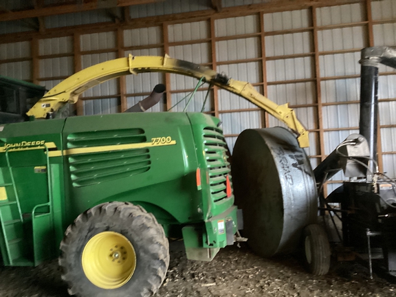 2005 John Deere 7700 Forage Harvester