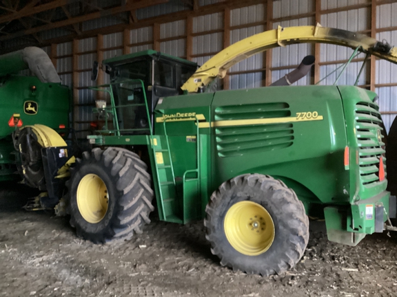 2005 John Deere 7700 Forage Harvester