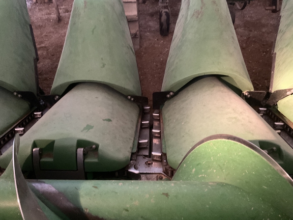 2009 John Deere 608C StalkMaster Header Corn Head