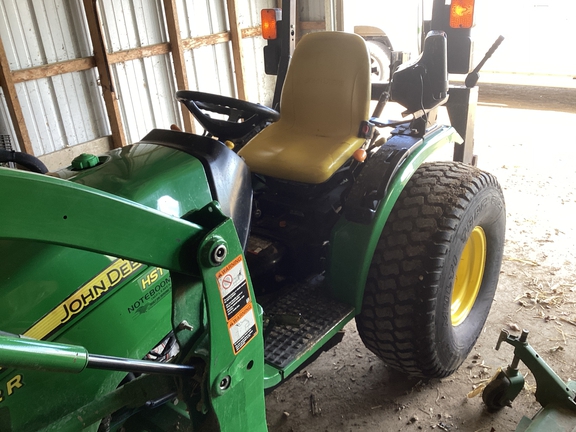 2014 John Deere 2032R Tractor Compact