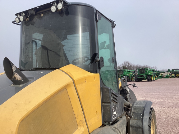 2019 John Deere 324L Compact Utility Loader