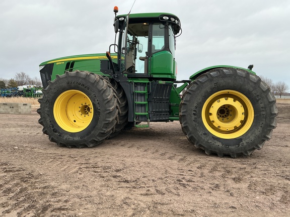 2014 John Deere 9510R Tractor 4WD