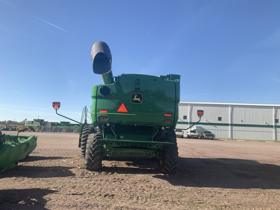 2024 John Deere S760 Combine