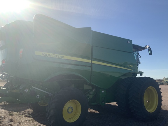 2024 John Deere S760 Combine