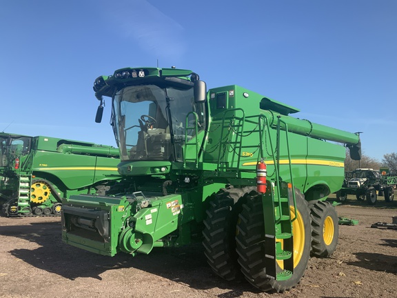 2024 John Deere S760 Combine