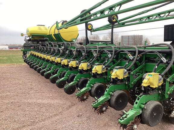 2011 John Deere DB90 Planter