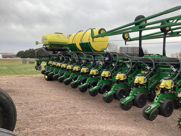 2011 John Deere DB90 Planter
