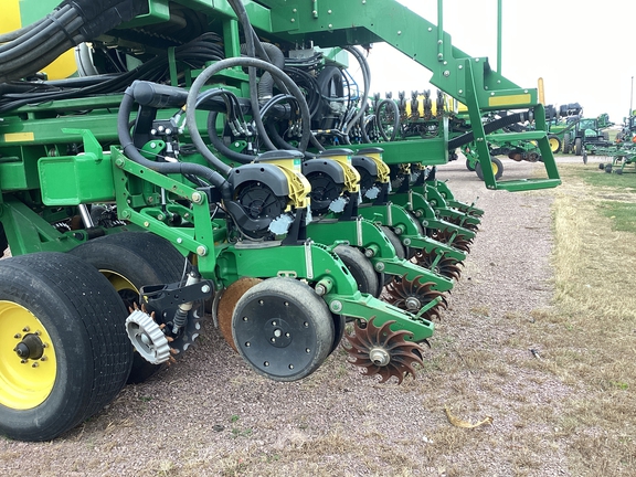2011 John Deere DB90 Planter