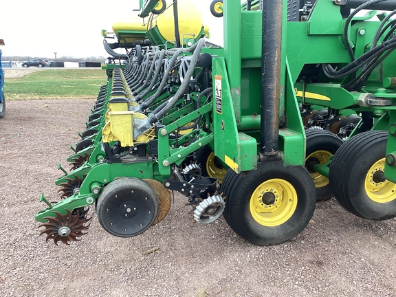 2011 John Deere DB90 Planter