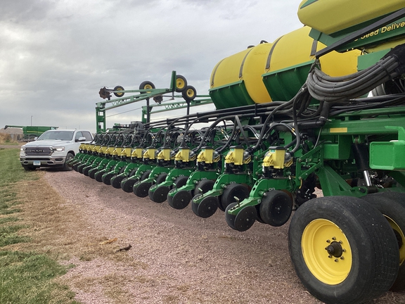 2011 John Deere DB90 Planter