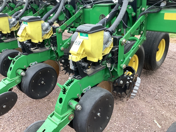 2011 John Deere DB90 Planter