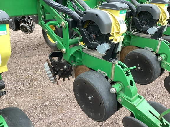 2011 John Deere DB90 Planter