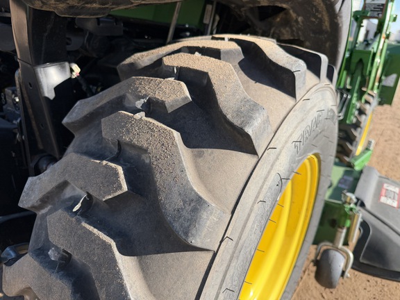 2023 John Deere 2025R Tractor Compact