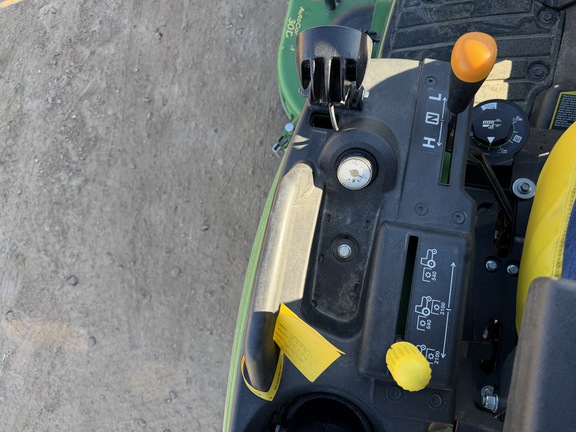 2023 John Deere 2025R Tractor Compact