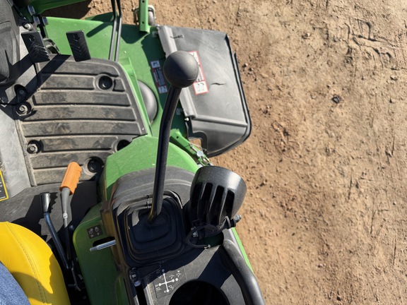 2023 John Deere 2025R Tractor Compact