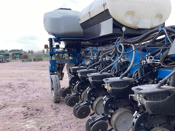 2014 Kinze 4900 Planter
