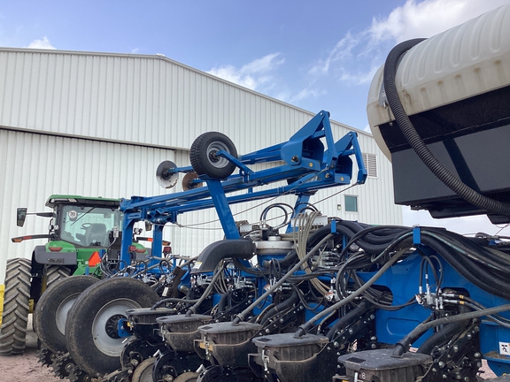 2014 Kinze 4900 Planter