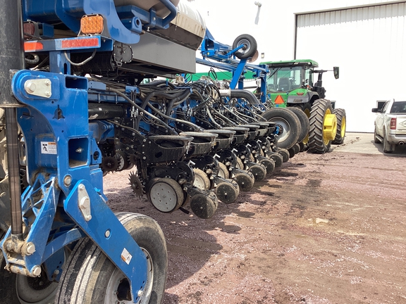 2014 Kinze 4900 Planter