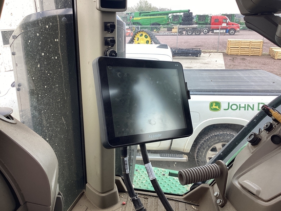 2014 Kinze 4900 Planter